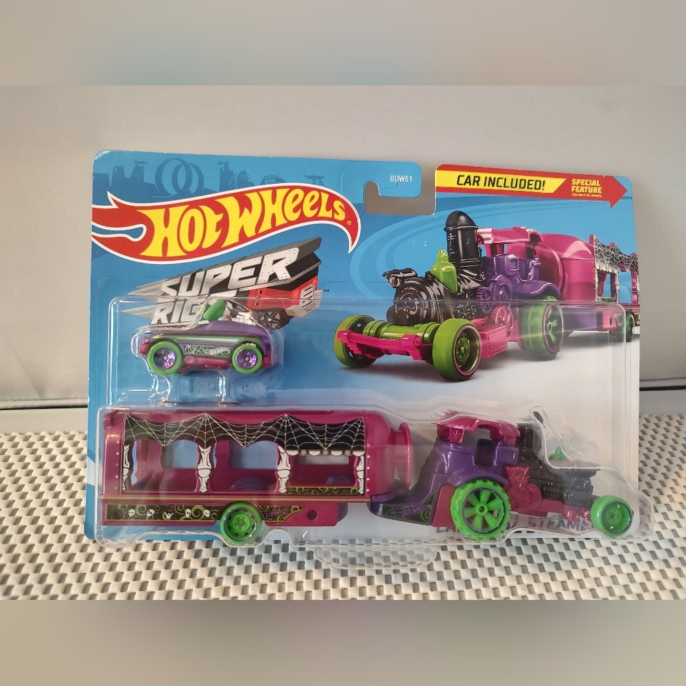 Hot Wheels Car-Nival Steamer With Car Super Rigs 2019 NWT